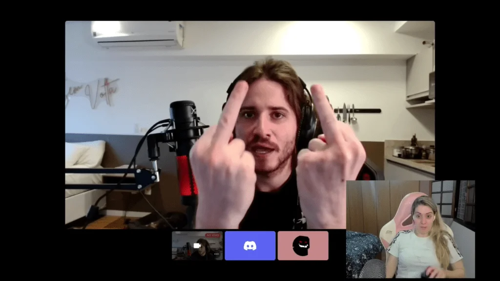 Live da streamer Bianquinha reagindo ao exposed que o Yanni fez sobre o Raluca