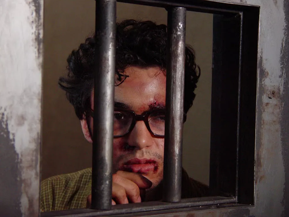 Caio Blat no filme Batismo de Sangue, onde interpreta o Frei Tito, um dos frades que auxiliou os guerrilheiros durante a ditadura militar e foi preso e torturado pela polícia