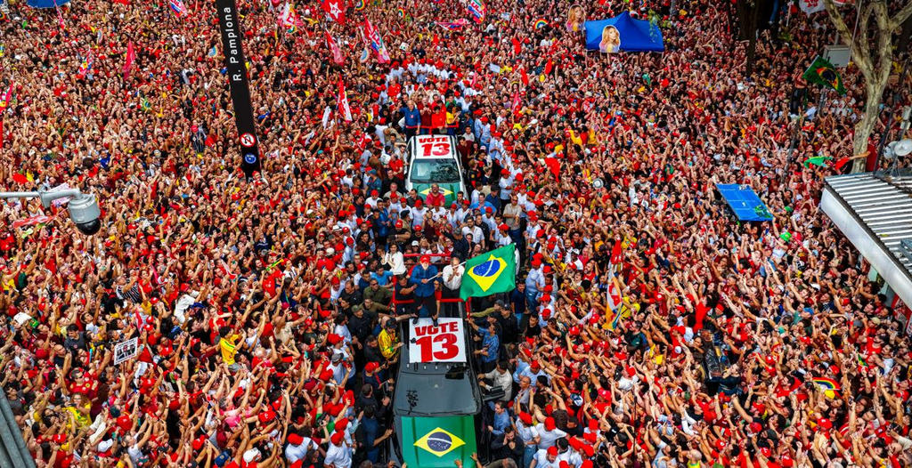 Foto de um dos últimos atos políticos do Lula que venceu mais uma eleição em 2026